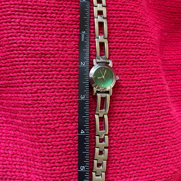 AUTHENTIC  RARE GUCCI changing face mood to green/blue, violet colors  watch🔥🔥 - Picture 6 of 10